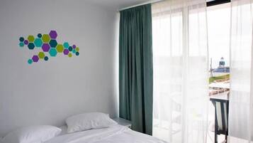 Double Room, Balcony | Desk, soundproofing, free WiFi