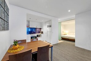 Dining - 29th Floor - Oceanfront & City Horizon Bliss (Gold Coast)
