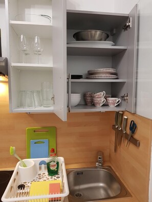 Kühlschrank, Ofen, Herdplatte, Geschirrspüler