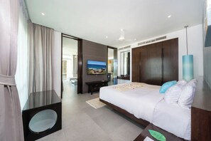 2 bedrooms, in-room safe, iron/ironing board, travel crib