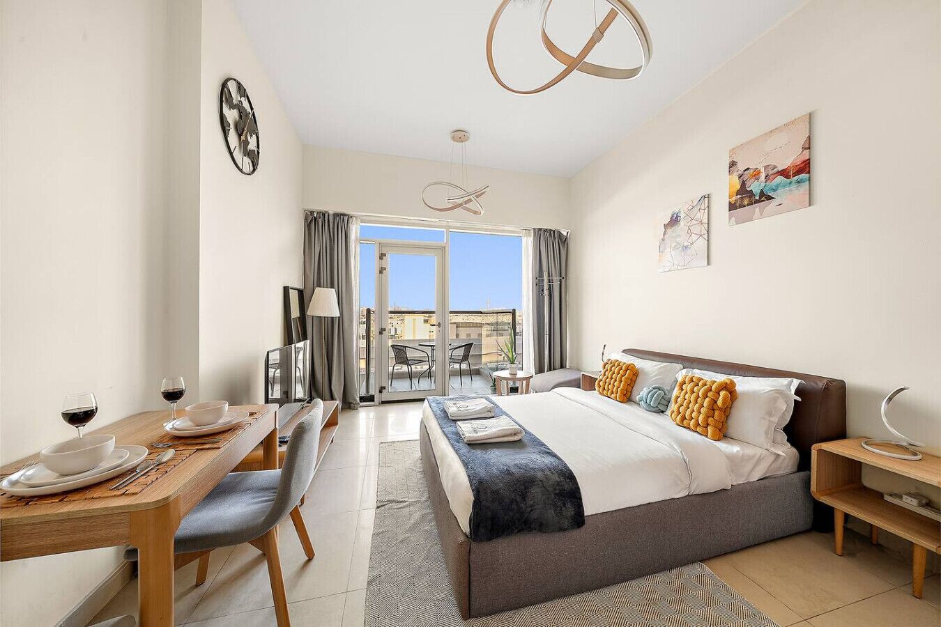 Strykejern/-brett, reiseseng for barn, wi-fi og sengetøy