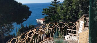 "Meine Sonne Riviera Cottage," Wohnung in Villa mit Meerblick und Garten.