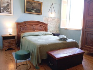 1 quarto, escrivaninha, Wi-Fi de cortesia, roupa de cama