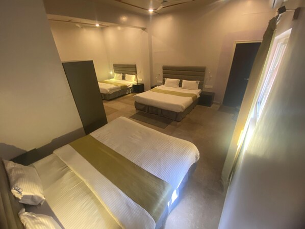 Family Quadruple Room | Kalis bunyi 