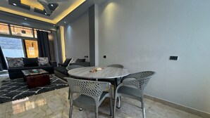 House | 2 bedrooms - 129 2BR Townhouse 2 Bath TV Backyard (Sheikh Zayed City)
