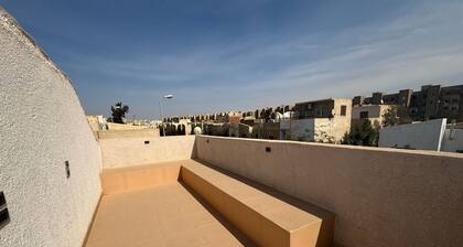 129 2BR Townhouse 2 Bath TV Backyard