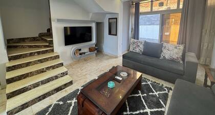 129 2BR Townhouse 2 Bath TV Backyard