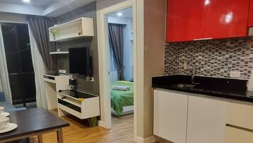 Apartment, 1 Double Bed with Sofa bed | Private kitchen | Fridge, microwave, oven, stovetop