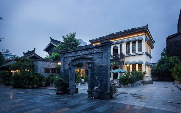 City view from property - LAN HOTEL (Chengdu)