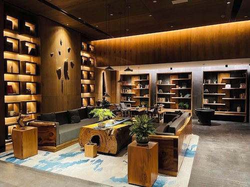 LAN HOTEL