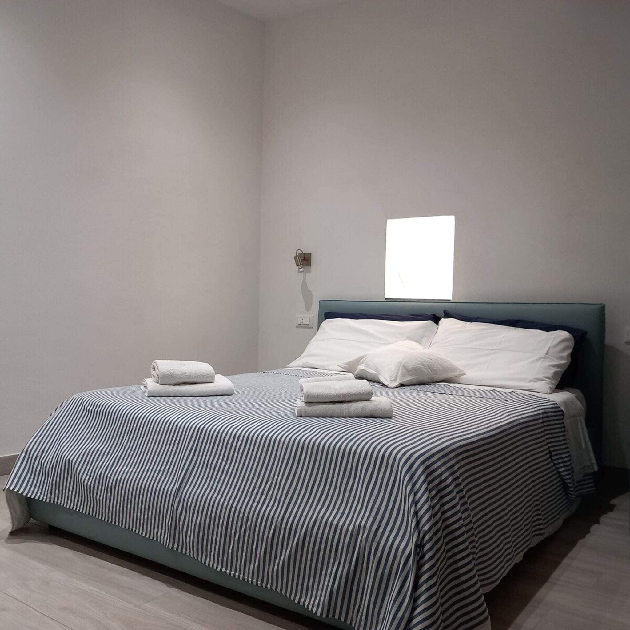 1 bedroom, travel cot, free WiFi, bed sheets