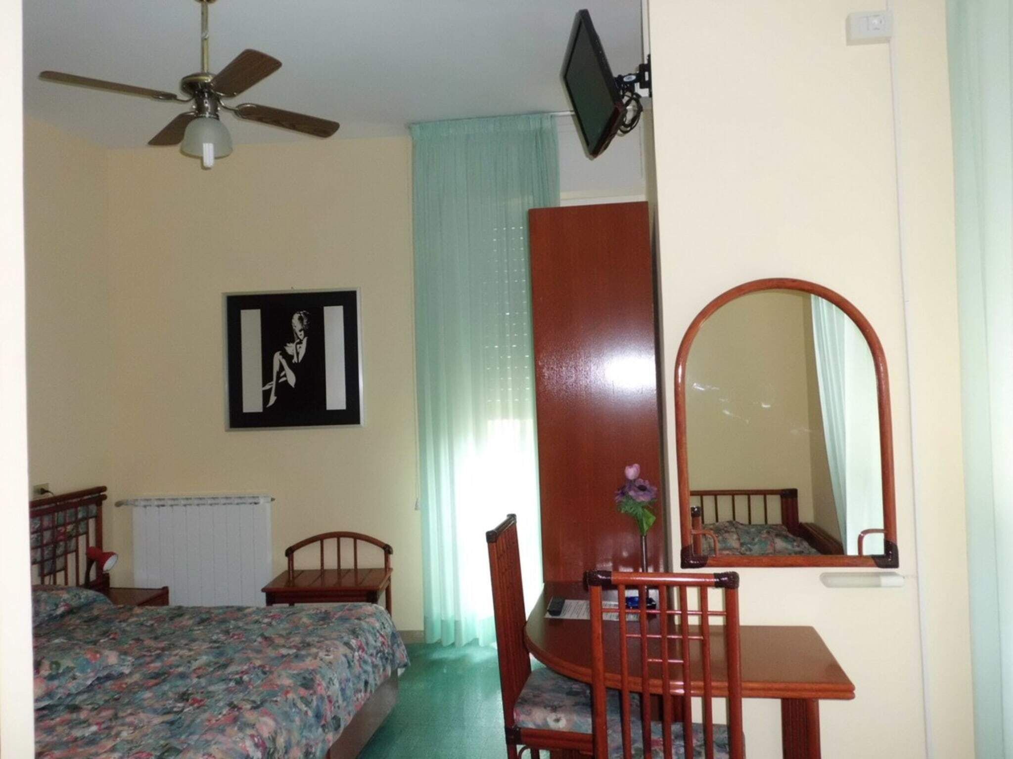 2 camere, una scrivania, Wi-Fi gratuito, lenzuola