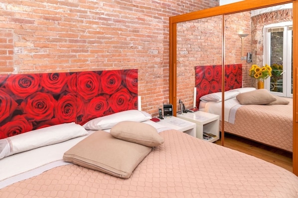 2 chambres, fer et planche à repasser, lit parapluie, Wi-Fi gratuit