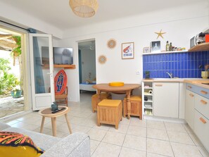 1 chambre, fer et planche à repasser, Wi-Fi, draps fournis