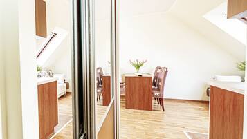 Căn hộ | Màn/rèm cản sáng, bàn ủi/dụng cụ ủi quần áo