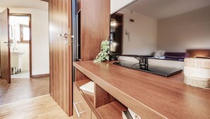 Family Apartment | Private kitchenette