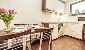 Family Apartment | In-room dining