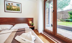 Family Apartment | 1 bedroom, blackout curtains, iron/ironing board, free WiFi