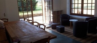 Spacious house with fireplace and garden in Bressolles