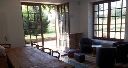 Country charm near Moulins with private garden