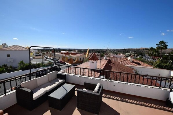 Balcony - Large Villa With Huge Private Pool & Gym (San Bartolomé de Tirajana)