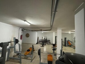 Vila, 4 kamar tidur, kolam renang pribadi, pemandangan kebun | Fasilitas kebugaran