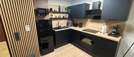 KylskÄp, mikrovÄgsugn, diskmaskin och brödrost