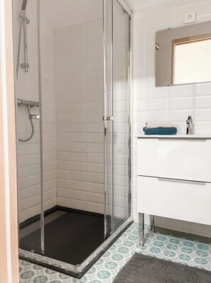 Towels, toilet paper - Small apartment - barrage d'Arzal (Camoël)