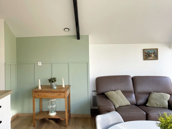 Living area - Small apartment - barrage d'Arzal (Camoël)