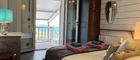 6 bedrooms, iron/ironing board, free WiFi, bed sheets