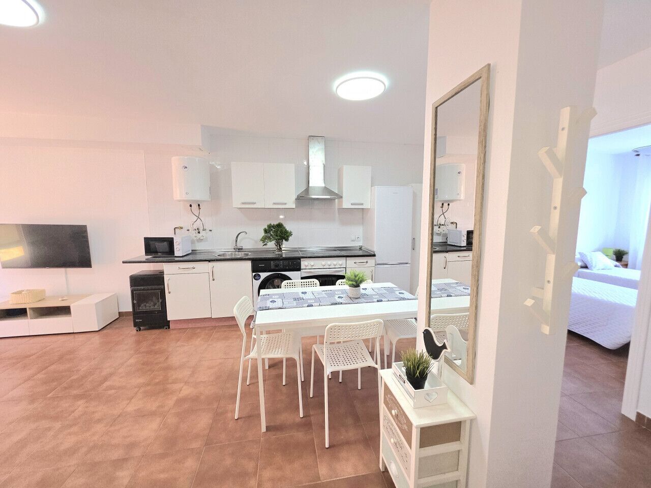 Fridge, microwave, oven, coffee/tea maker