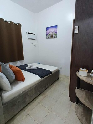 3 bedrooms, free WiFi, bed sheets - Solar Powered Home in Panglao Island (Dauis) (Dauis)