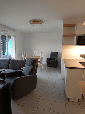 Smart TV - T3, Saint Jean de Luz/Ciboure, private parking, wifi. Beaches, town center on foot (Ciboure)