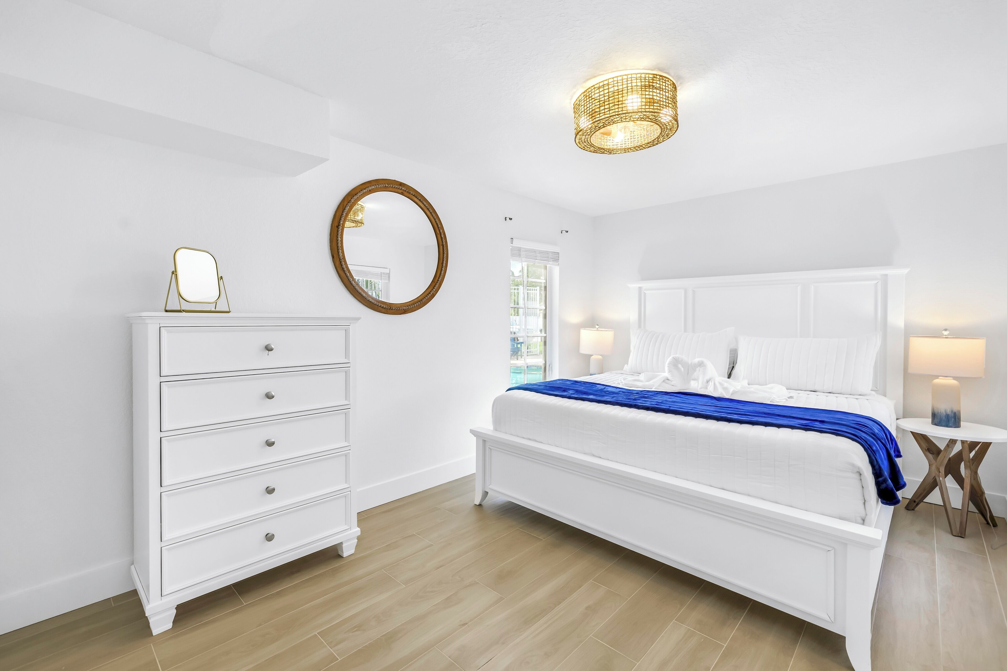 2 bedrooms, desk, iron/ironing board, travel cot