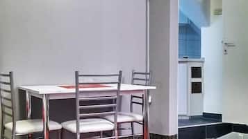 Studio | Living area | Flat-screen TV