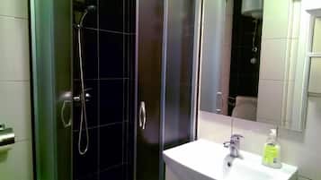 Studio | Bathroom