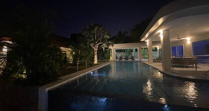 Luxury Tropical Pool Villa – 5 Bedrooms, Perfect for Families & Groups