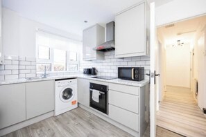 Fridge, microwave, oven, stovetop - FreeParking | 5 Min 2 Station | Near Brockwel Park (London)