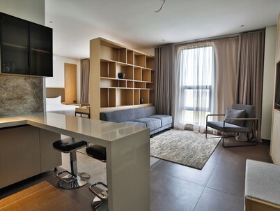 38 on Boulders Hotel