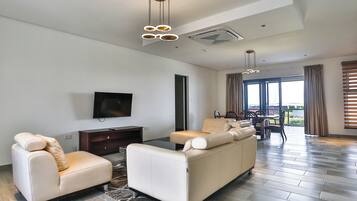 Presidential Penthouse | Living area