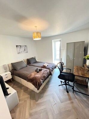 2 bedrooms, iron/ironing board, WiFi, bed sheets