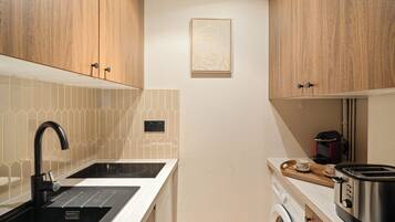 Een espressoapparaat, een waterkoker