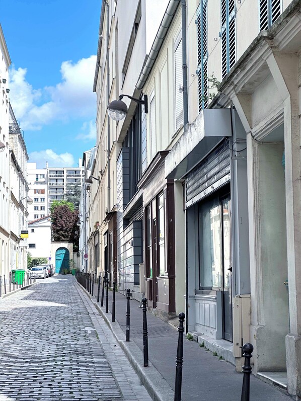 Property entrance - Courtois (Paris)