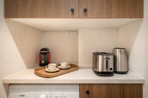 Machine à expresso, bouilloire électrique