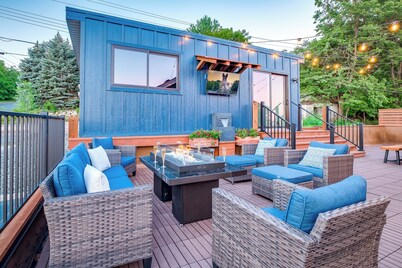 Private Deck | Downtown | Arcade | Walk to River