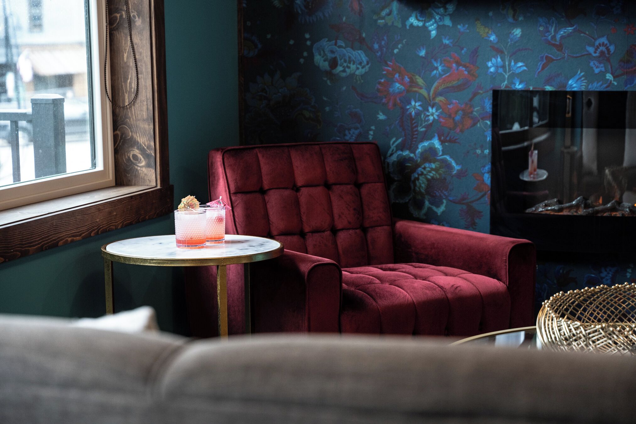 Smart TV, fireplace, table tennis, books