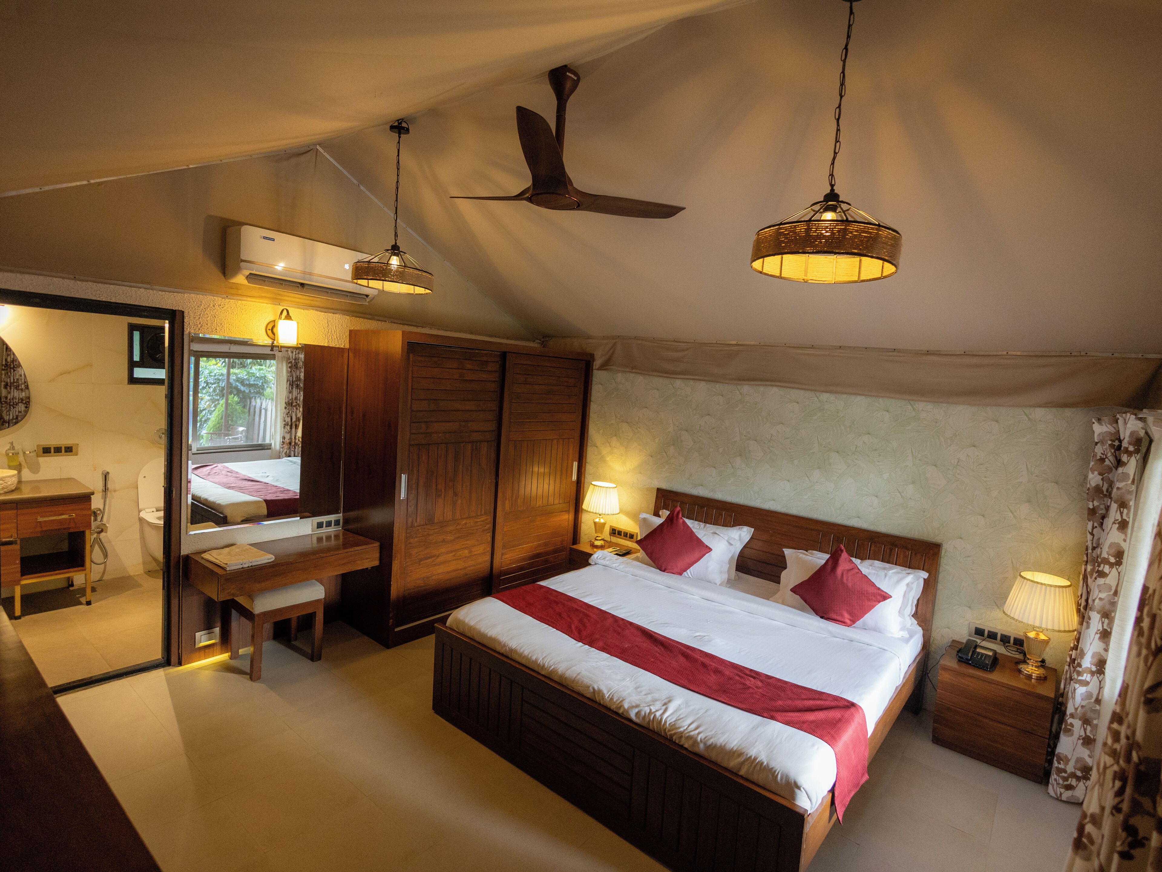 Coffres-forts dans les chambres, bureau, rideaux occultants