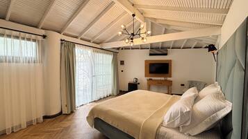 Superior Room | Iron/ironing board, free WiFi