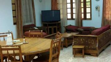 Family House | Bathroom