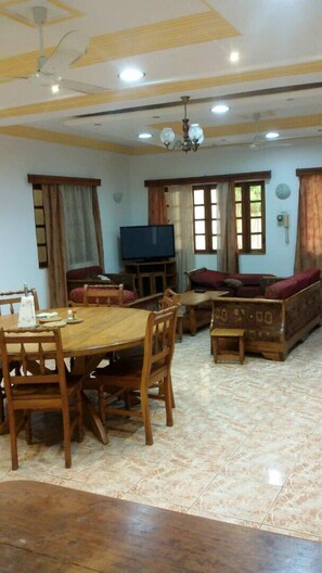 Family House | Bathroom